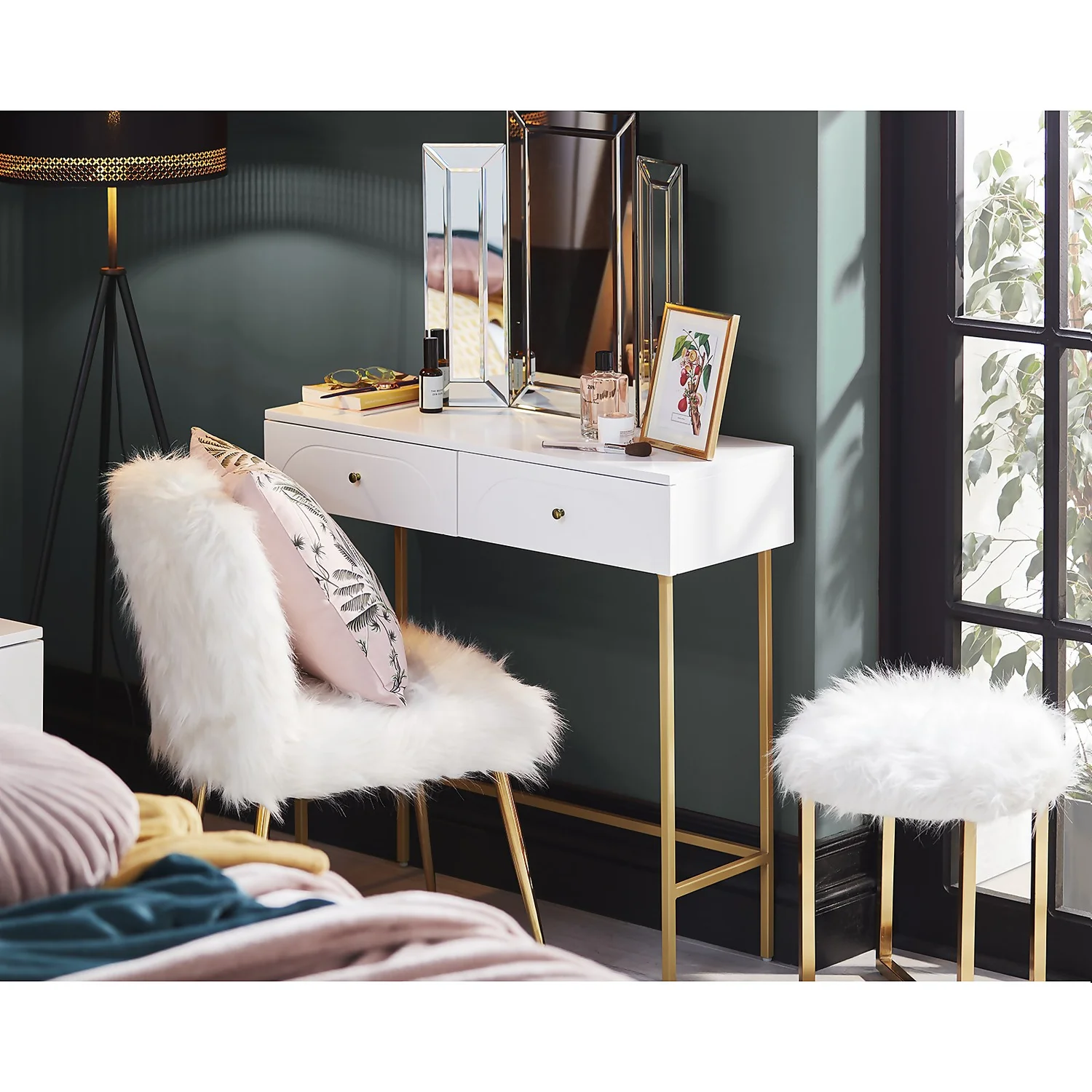 Mary Furry Stool - White Mary Furry Stool - White -Famous Furniture Store 12887591 1894885834096587